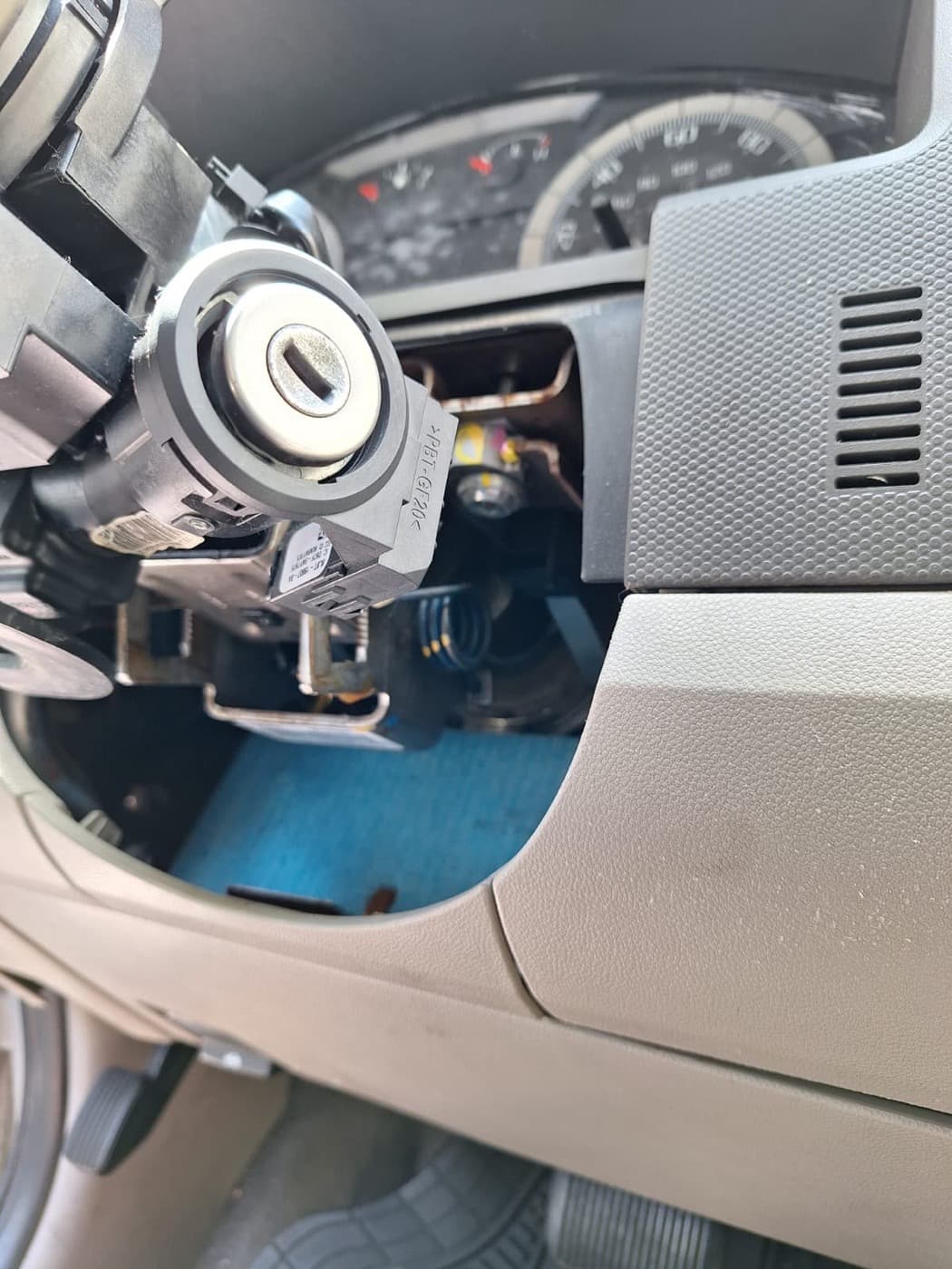 Steering column opened for ignition repair