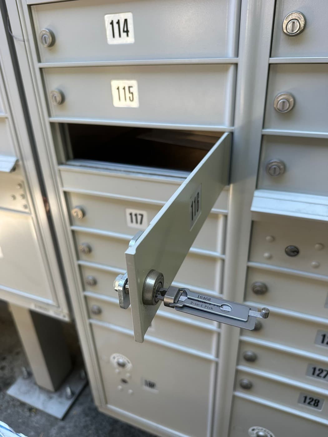 Mailbox lock replaced on a cluster mailbox